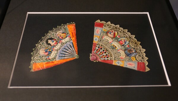 : Sonderführung „Ein Hauch von Farb‘ und Spitze“ – mit Erwin Sainitzer